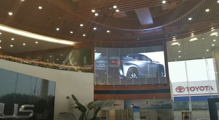 Schermo LED trasparente LEDFUL TGC per rivenditore di auto