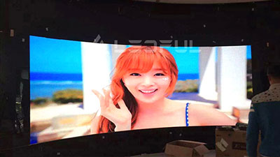 Display a LED pubblicitario HD curvo per interni della corea
